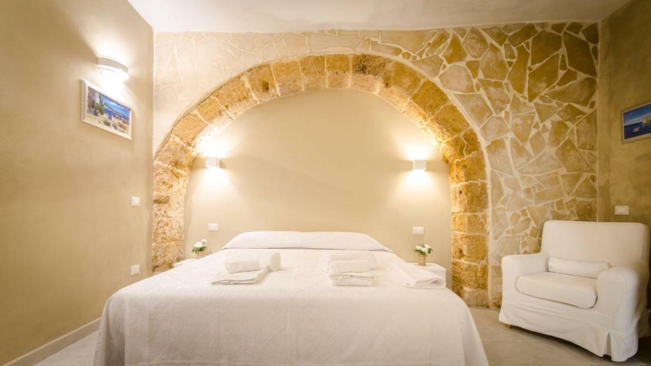 דירות סירקוזה Casa "Il Castello" מראה חיצוני תמונה